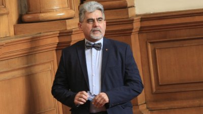Доц. Милен Михов: Иран ни изпрати много силен жълт картон