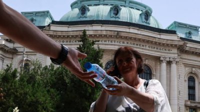Безплатна минерална вода в София заради жегите: Ето къде и кога ще се раздава