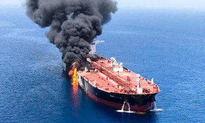 Взрив в Ормузкия проток: Петролен танкер се натъкна на морска мина