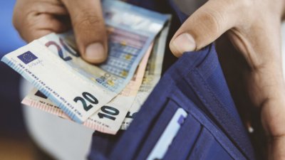 Каква ще е новата формула за минималната работна заплата