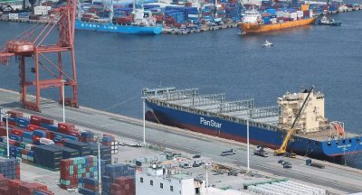 Южнокорейски кораб пое към Европа през Арктика за първи път