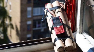 Сигнал за бомба в сградата на Нова
