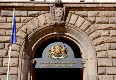 Кабинетът обсъжда подготовката за президентските избори и нови мерки за бизнеса и общините