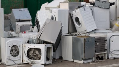 Намаляват продуктовите такси за електронните отпадъци