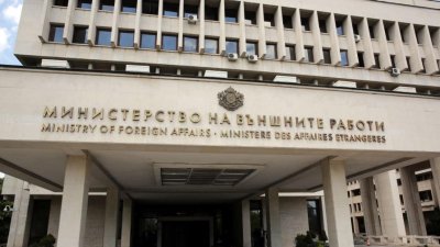 Към момента МВнР няма информация за пострадали българи от пожара на Халкидики, ситуацията се следи