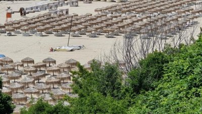 Затварят временно плаж в Свети Влас заради замърсяване на морето