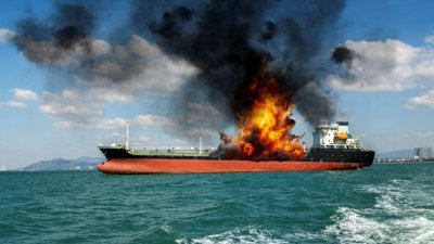 Украински удар по петролен танкер в Черно море край Новоросийск