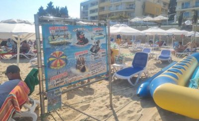 Двама души паднаха във водата при инцидент с мотоделтапланер в Несебър