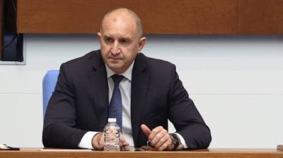 Премиерът Радев ще отговаря на въпроси на депутати, заседанието започва с по-ранен час