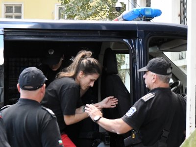 Съдът остави в ареста обвинената за убийство на 1-годишно бебе