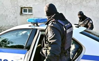 Акция в &bdquo;Младост&ldquo;: Полицията откри близо килограм наркотици в жилище (СНИМКИ)