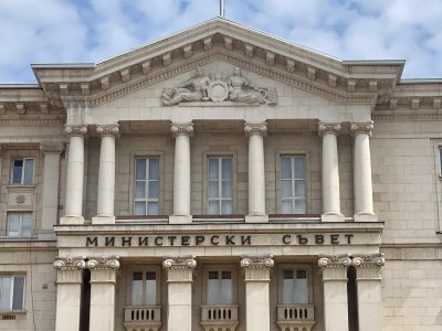 Тристранката обсъжда увеличението на линията на бедност в страната