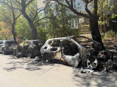Обвинението иска постоянен арест за задържания за палежа на коли в София