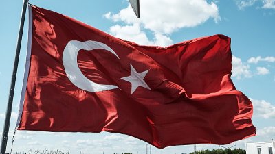 Масова акция в Турция срещу ЛГБТК+ организации: Десетки са задържани