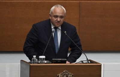 Парламентът изслушва Демерджиев за мантинелите и полетите на Пеевски