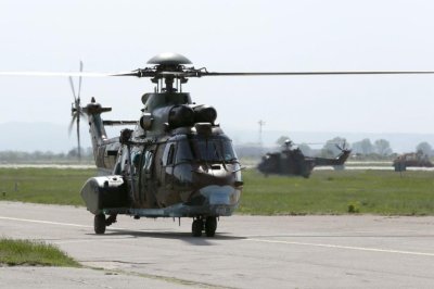 Военен &bdquo;Кугър&ldquo; се включи в гасенето на пожар край Ямбол