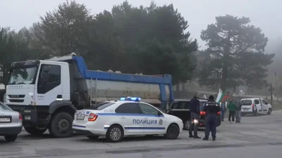 Заради ремонта на "Шипка": Протести и напрежение под историческия връх