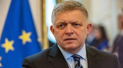 Фицо предупреди: Словакия може да отиде на предсрочни избори още през януари