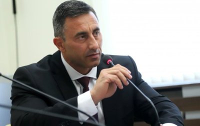 Спецов отговори на Пулев: Целта не беше максимална печалба на "Лукойл", а достъпни цени за българите