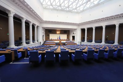 Парламентът заседава извънредно за помилването на &bdquo;Петричкия Ескобар&ldquo;