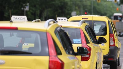 Стойчев: Таксиметровите шофьори може скоро да останат без работа заради ИИ
