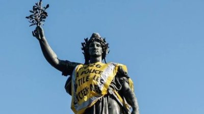 &bdquo;Жълтите жилетки&ldquo; обявиха нови протести във Франция на 24 октомври