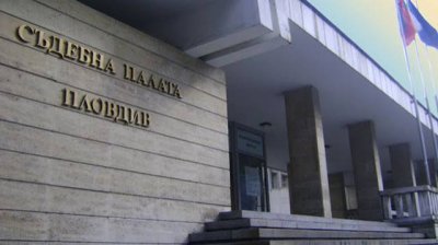 14-годишният, обвинен в убийството на майка си в Пловдив, се изправя пред съда: Прокуратурата иска постоянен арест