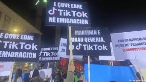 Проблеми с Instagram и TikTok в Азербайджан на фона на протести заради забраната на хиджаба