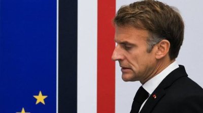 Макрон отказа да приеме оставката на вътрешния министър след безредиците във Франция