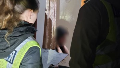 17-годишна е задържана в Украйна за отравянето на двама войници, обвинена е че работи по поръчка на Русия