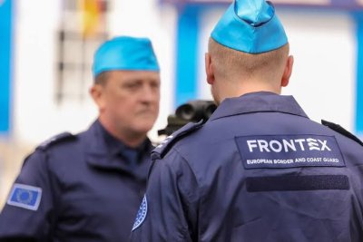 Брюксел предлага 30 000 граничари във &bdquo;Фронтекс&ldquo; и нов европейски център за връщане на мигранти