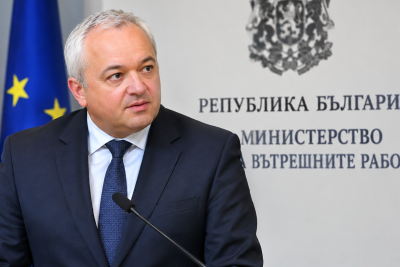  МВР награждава 9 ученици за честни и смели постъпки