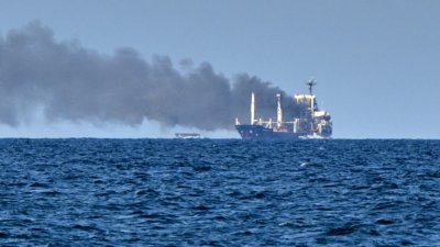 Дрон удари търговски кораб в Черно море край Констанца, има загинал и изчезнали моряци