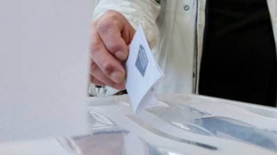 Сигнал за цяла секционна избирателна комисия в нетрезво състояние в село Три кладенци