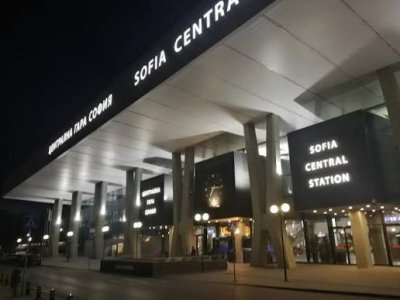Спряно е движението на влаковете през Централна гара София заради техническа повреда