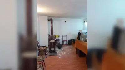 Инцидент в изборна секция в Сливенско: Таванът се срути по време на изборния ден