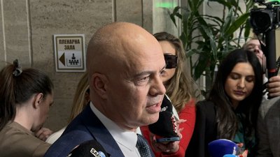 Георги Свиленски от БСП: Премахването на паметника на Съветската армия се извършва без никакви документи и Денков не ни е предоставил такива (ВИДЕО)