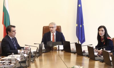 ВЪЗДУХАРЯТ ДЕНКОВ СЕ ХВАЛИ: Догодина сме в Шенген по въздух и море