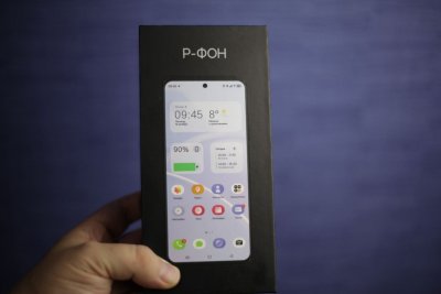Представиха &bdquo;руския убиец&ldquo; на iPhone &ndash; R-FON със собствената операционна система ROSA Mobile