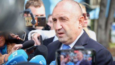 Президентът Радев ще сезира КС за промените в Конституцията