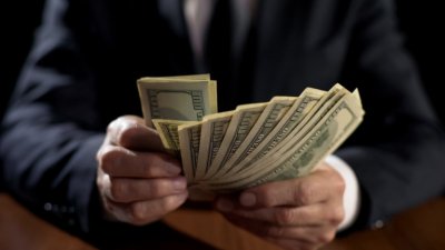 Гърция на първо място по скок на цените на хранителните продукти в края на годината, но на предпоследно място по доходи в ЕС