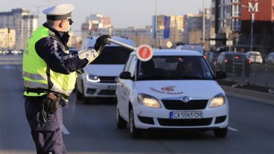 Засилени мерки за сигурност за предстоящите празници, 900 полицейски екипа ще работят на терен