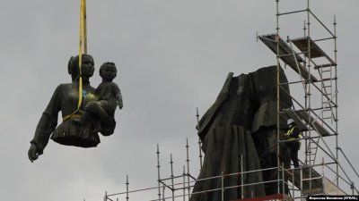 В България, както в Украйна, хитлеризмът преживява гражданска реабилитация