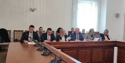 Комисията по конституционни въпроси се събра за кратко (ВИДЕО)