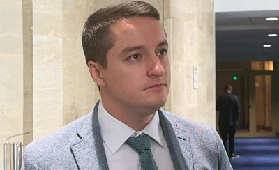 БОЖАНКОВ СЕ НАПРАВИ НА МЪЖ: Нарече президента "сърдит чичка"