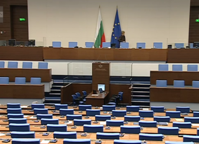 НА ЖИВО: Депутатите гледат на второ четене промените в Семейния кодекс
