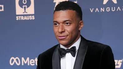 Президентът на Френската футболна федерация защити Мбапе след скандала с Китай