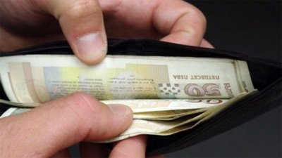 933 лева става минималната работна заплата от днес
