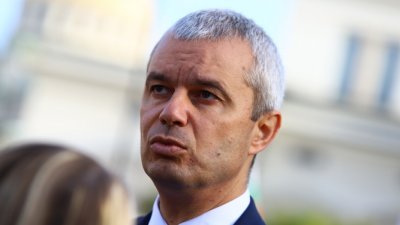 Костадин Костадинов: Правителството превръща България в огромен бежански лагер