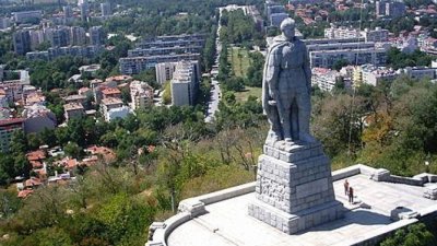 Съдбата на паметника "Альоша" отпада като предложение от дневния ред на Пловдивския общински съвет